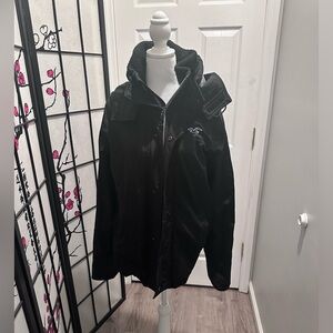 Hollister Men’s All Weather jacket size XL black/blue